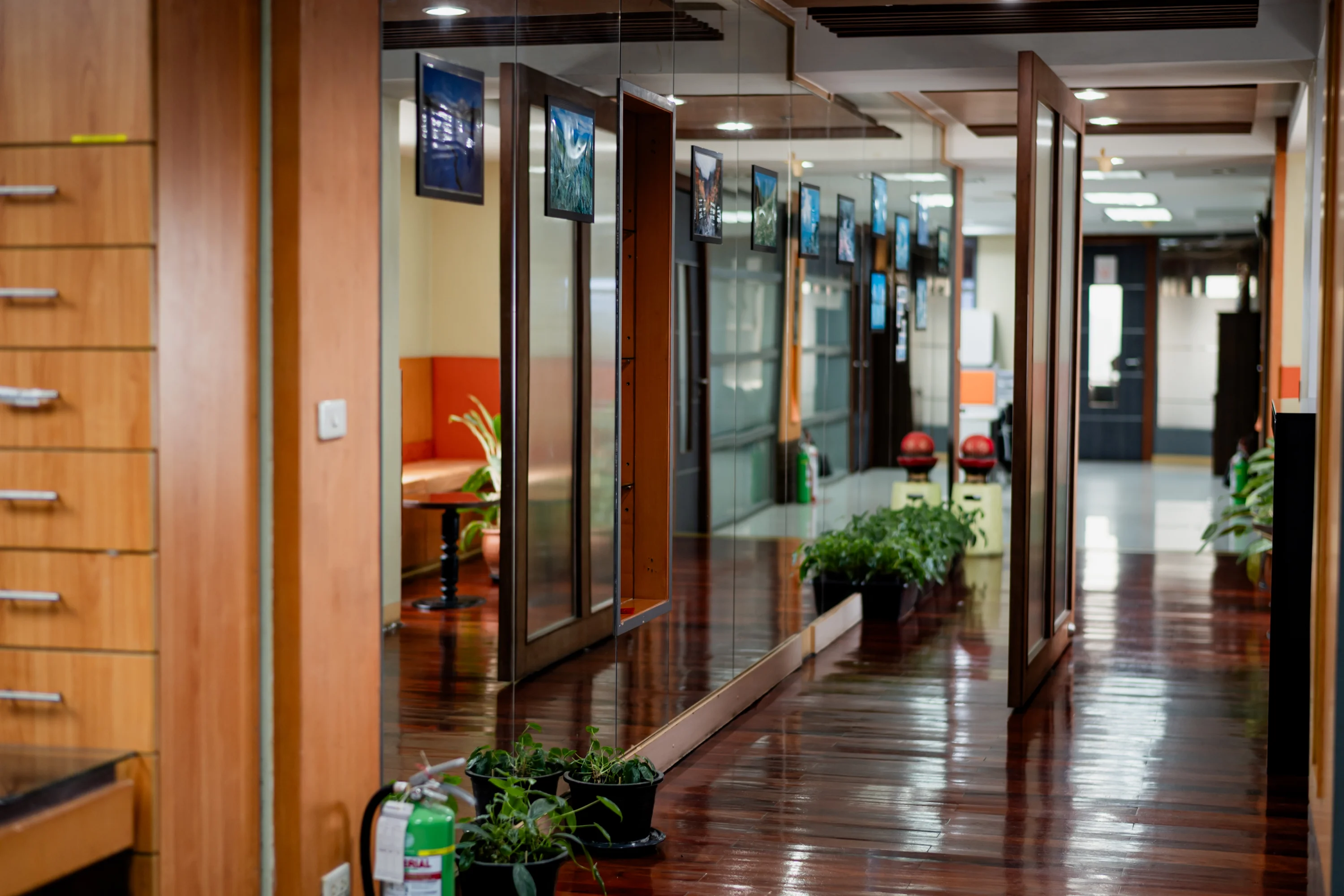 สินสาธร ทาวเวอร์ - Image 3